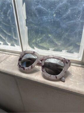 Quay Australia White Marble-Print Sunglasses with Dark Lenses